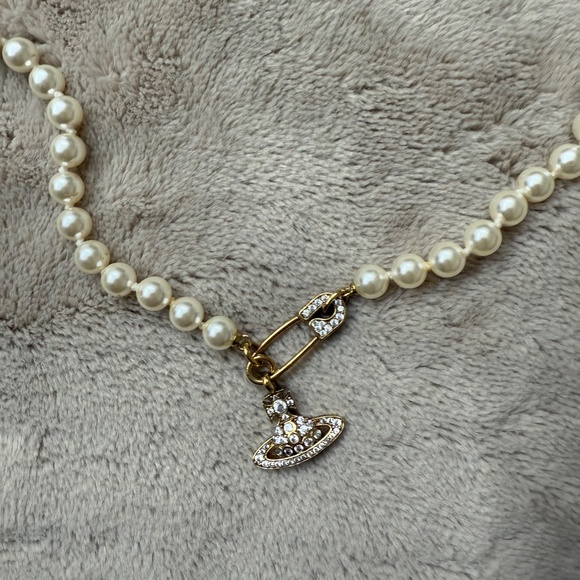 Vivienne Westwood Gold and Cream Necklace - Picture 3 of 5